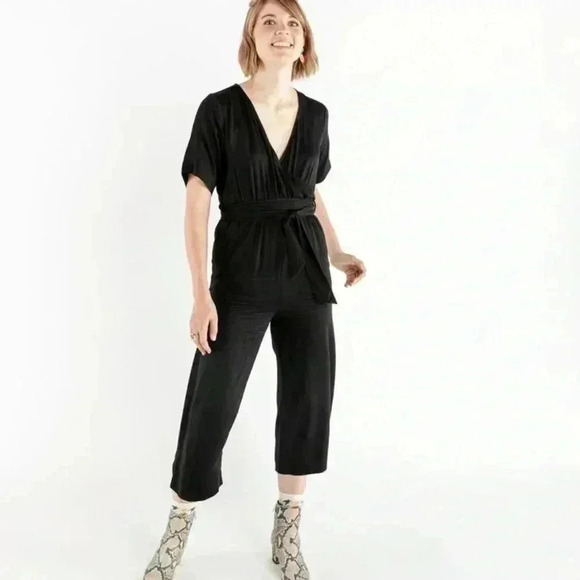 Ban.do Black Jumpsuit nice thick material long belt comfy size L/ XL - Picture 1 of 11